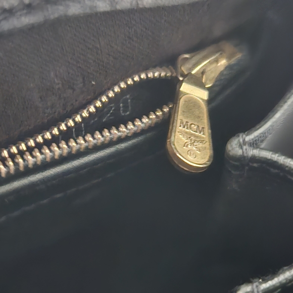 💥Authentic COA💥 MCM Visetos w/unbranded strap!! - Picture 8 of 13